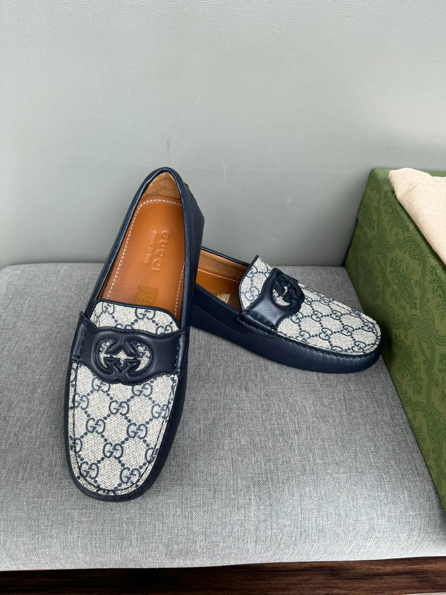 Batch 740💰[strong][strong][strong] Original order quality, new counter styles synchronized, Gucci counter new styles, handmade men's driving shoes, beanie shoes, slip-on shoes, lazy shoes, exquisite hand-stitching, workmanship details comparable to counters, Italian imported cowhide, water-dyed cowhide lining, tree paste leather feet, sweat-absorbent and deodorant, black, gray, blue, burgundy, 39-44 in large quantities in stock (38, 45 custom-made)
